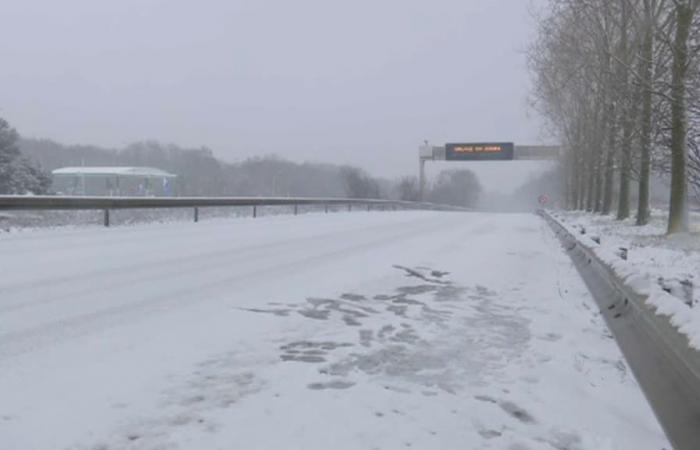 Aufgrund des starken Verkehrsaufkommens auf der N118 an diesem Donnerstagabend ist die Achse nun für den Schwerlastverkehr gesperrt