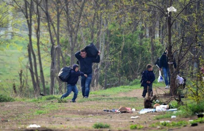 Ein ausgedehnter Menschenhandel wurde aufgedeckt, der im Verdacht stand, mindestens 2.200 Syrer nach Europa transportiert zu haben