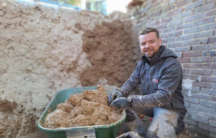 In Eure investiert ein Handwerker seine Zeit, um das bauliche Erbe zu retten