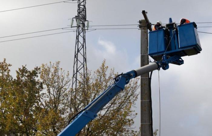 Der Zugverkehr ist in der Normandie und im Pays de la Loire immer noch gestört, 75.000 Haushalte sind immer noch ohne Strom