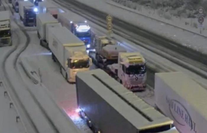 Doubs: 800 Lastwagen auf der A36 am Donnerstagabend wegen Schneefall blockiert: Nachrichten