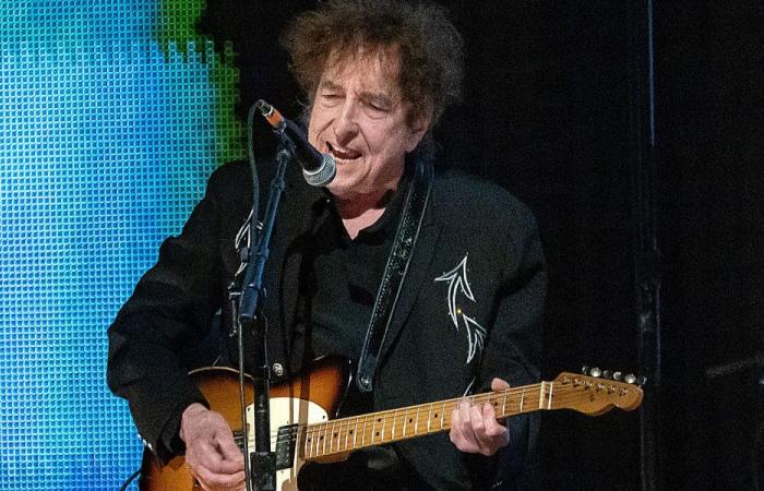 Bob Dylan bestreitet, die Tänzerin gebeten zu haben, ihm nicht in die Augen zu schauen