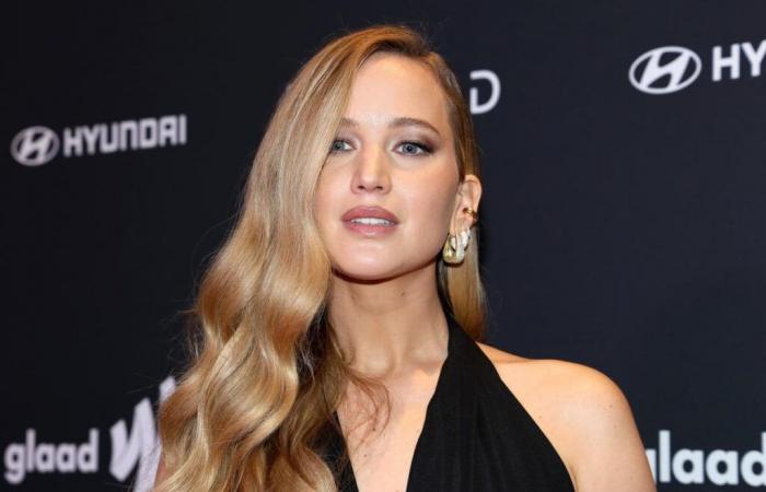 Jennifer Lawrence wehrt sich gegen Trolle, die sie „nicht gebildet“ genug nennen, um „über Politik zu reden“, und sagt, ihre Familie habe sie ermutigt, kein Taliban-Dokument vorzulegen