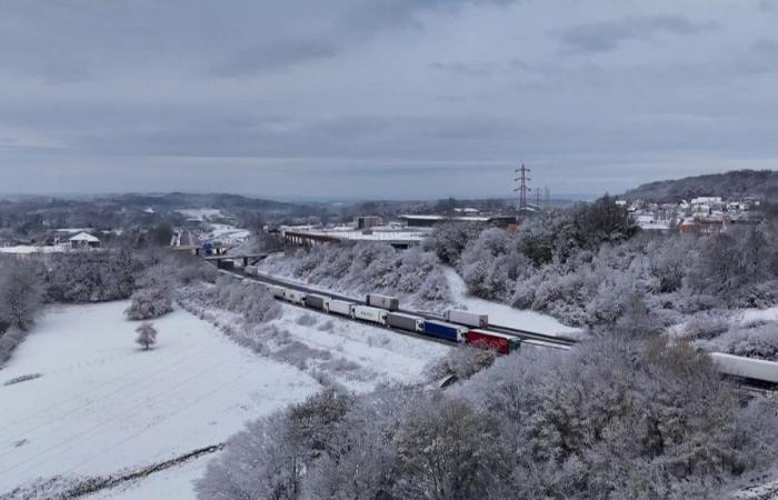 Mehrere tausend Lkw blieben auf Autobahnen stecken