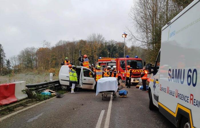 Ein Bus mit Schülern wurde in Senlis frontal von einem Auto angefahren