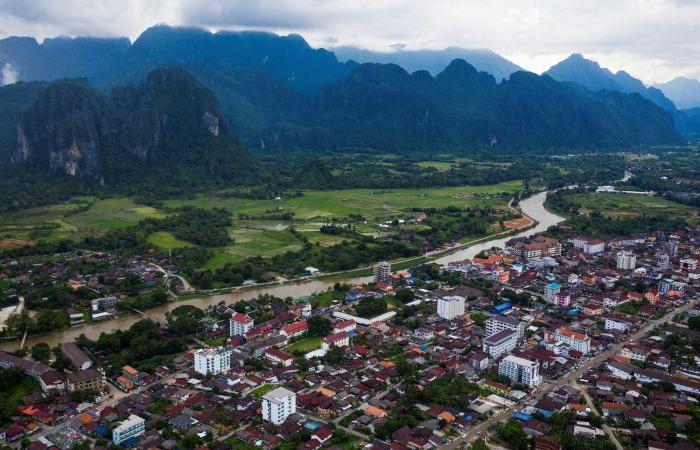 Vang Vieng: Was Sie über die Stadt in Laos wissen sollten, die von Todesfällen durch Methanol betroffen ist