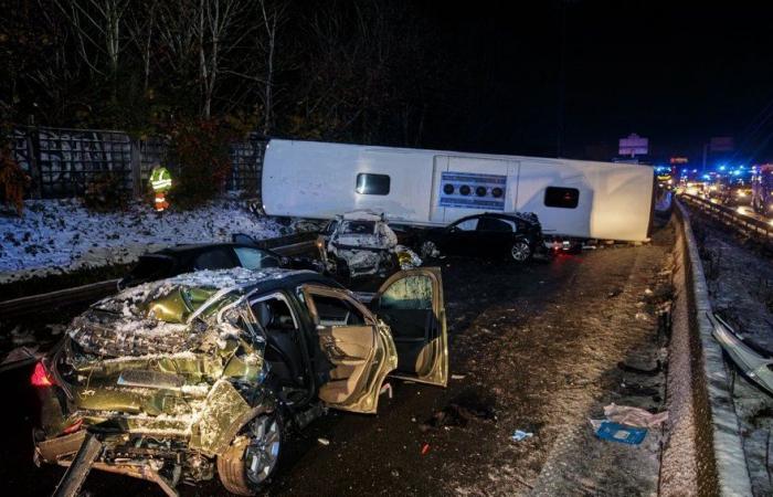 Chevilly-Larue: 36 Verletzte, darunter fünf schwer, nach einer Massenkarambolage auf der A6b mit Beteiligung eines Blablabus-Busses