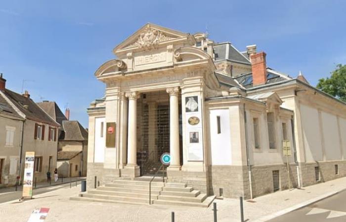 Ein Nationalschatz aus einem Museum in Saône-et-Loire gestohlen, die Räuber auf der Flucht