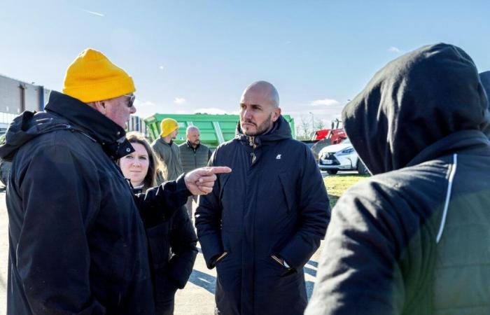 Vars, Roullet, Ruffec: Wütende Bauern leisten Widerstand, bis sie heute Nachmittag von den Gendarmen vertrieben werden