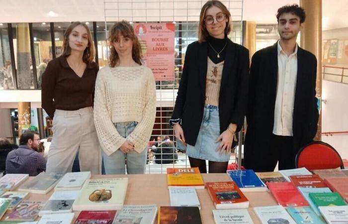 In Lorient recycelt eine Studentenvereinigung Bücher, um „das zu machen“.