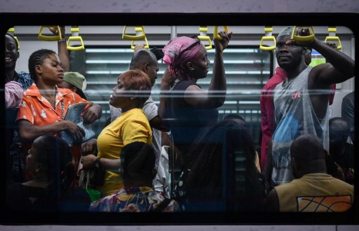 In Nigeria an Bord der Lagos RER, ein seltener Luxus in Afrika südlich der Sahara