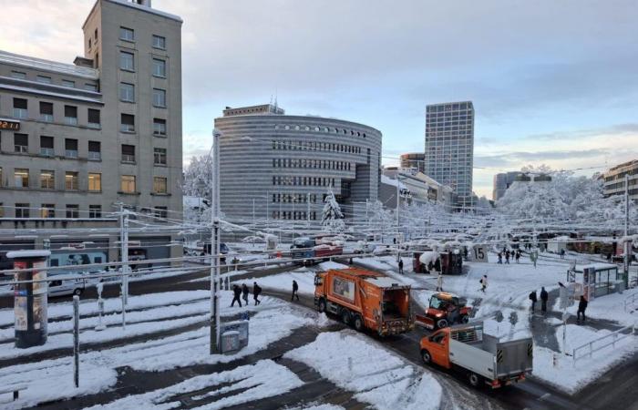 Basel: Schnefälle sorgen für Verkehrsbehinderungen bei BVB