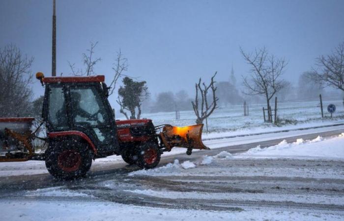 Schnee behindert am Freitag den Verkehr in der Westschweiz weiter – rts.ch