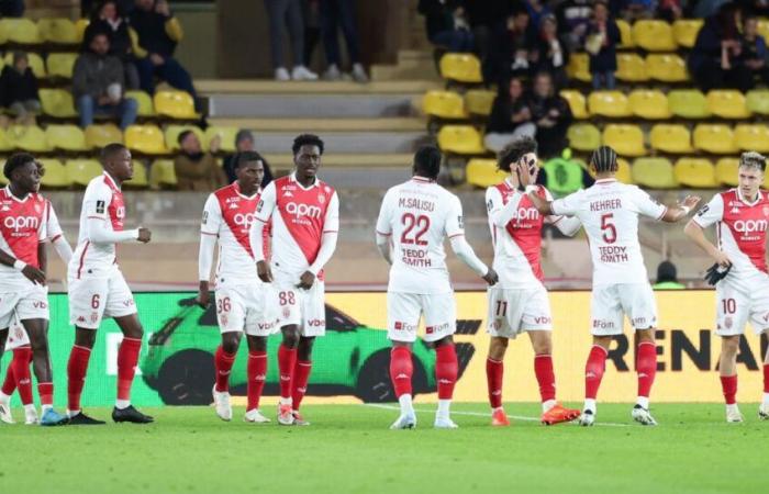 Brest in Monaco zur Pause in Bedrängnis