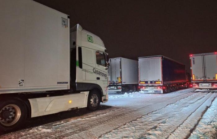 BERICHT – Wegen Schneefall auf der A36 in der Nähe von Montbéliard steckengeblieben