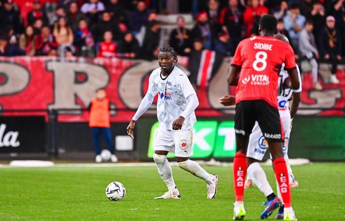 Guingamp – Amiens SC: Themen, Kompositionen, Geschichte