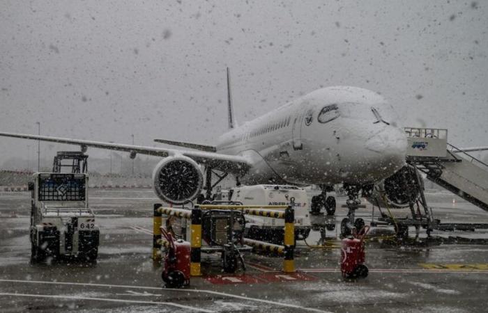 Dutzende Flugzeuge blieben am Flughafen Brüssel-Zaventem stehen … wegen mangelnder Enteisungsflüssigkeit