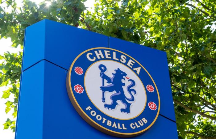 Chelsea drängt darauf, einen Spieler zu verpflichten, der „auf dem Weg zum Abgang ist“ – Direktor verrät Ansätze, Gespräche laufen