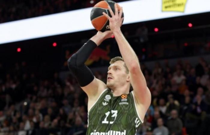 Andreas Obst (Bayern) stellt mit 11 3-Punkte-Körben (Basketball) einen neuen Rekord auf