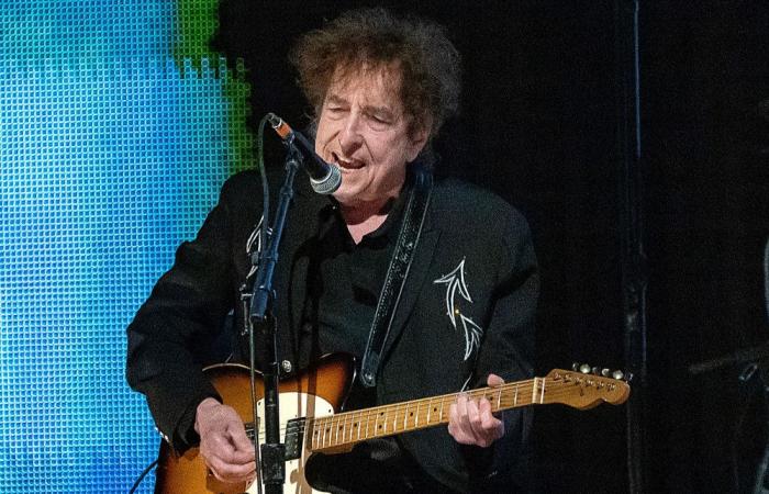 Bob Dylan bestreitet, die Tänzerin gebeten zu haben, ihm nicht in die Augen zu schauen