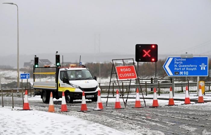 Sturm Bert verursacht schwere Störungen im Vereinigten Königreich und in Irland; mindestens ein Toter in England