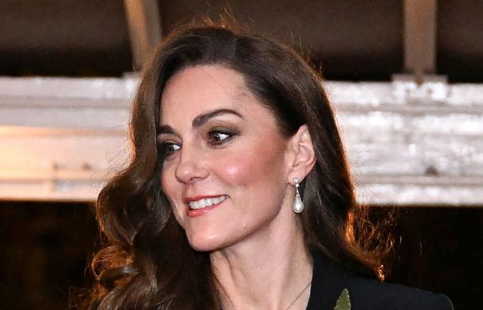 Kate Middleton ist an Krebs erkrankt: Diese ausgestreckte Hand der Prinzessin im Privatleben sagt viel über ihren Zustand aus