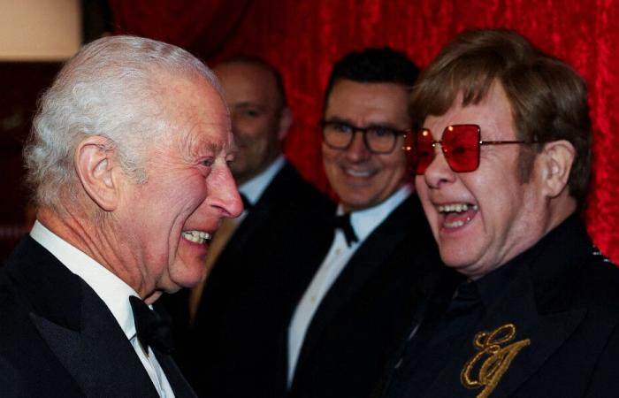 Karl III. verwies auf Elton John bei der Royal Variety Performance