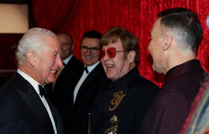 Karl III. verwies auf Elton John bei der Royal Variety Performance