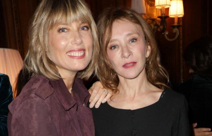 Sylvie Testud paradiert mit ihrer Tochter Esther, ihrem Doppelgänger, vor Mélanie Page und Nagui