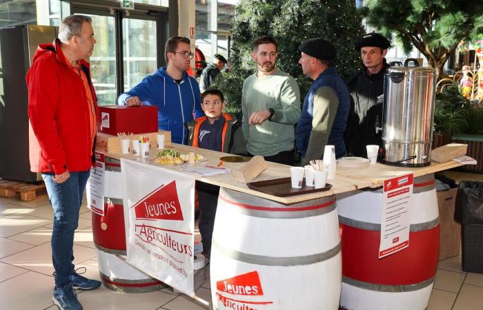 „Verbraucher müssen verstehen“, Landwirte auf Aufklärungsmission im Supermarkt Sauveterre-de-Guyenne