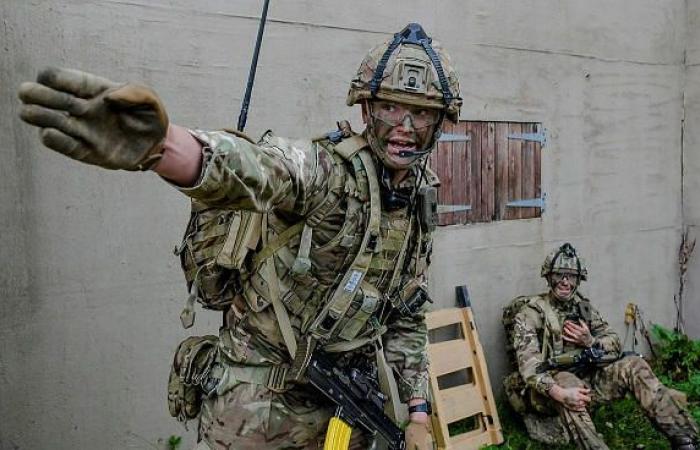 Jeden Monat verlieren die britischen Streitkräfte 300 Soldaten mehr, als sie rekrutieren