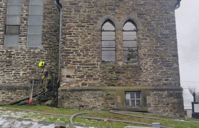 Brand in der Witry-Kirche: Ein Teil des Gebäudes ist völlig beschädigt (Fotos)