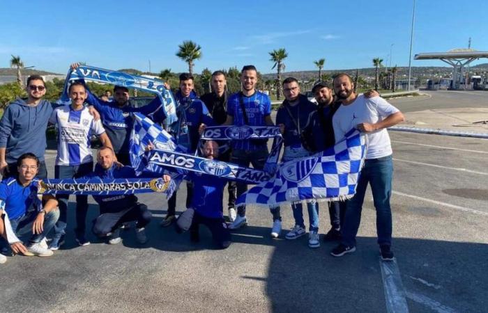 Tanger-Fans marschieren in Richtung Kenitra, um ihr Team gegen Moghreb Tetouan zu unterstützen