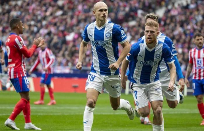 Ein surrealer Handball von Galán führte zum ersten Tor von Alavés