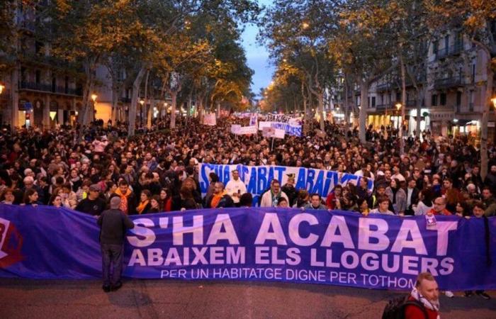 Demonstration in Barcelona gegen die Mietpreisexplosion