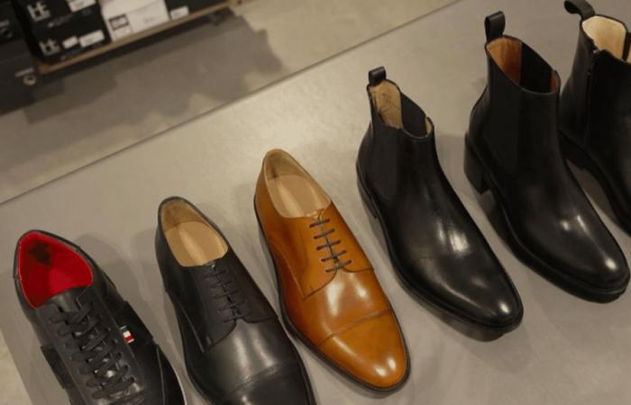 Kunsthandwerker aus einem Dorf in der Isère, die für die Herstellung von Matignon-Schuhen ausgewählt wurden