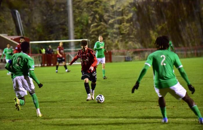 Der Fußballclub Espaly zahlt nicht gegen AS Saint-Etienne (B) in National 3