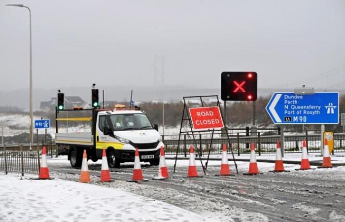 Sturm Bert verursacht schwere Störungen im Vereinigten Königreich und in Irland; mindestens ein Toter in England