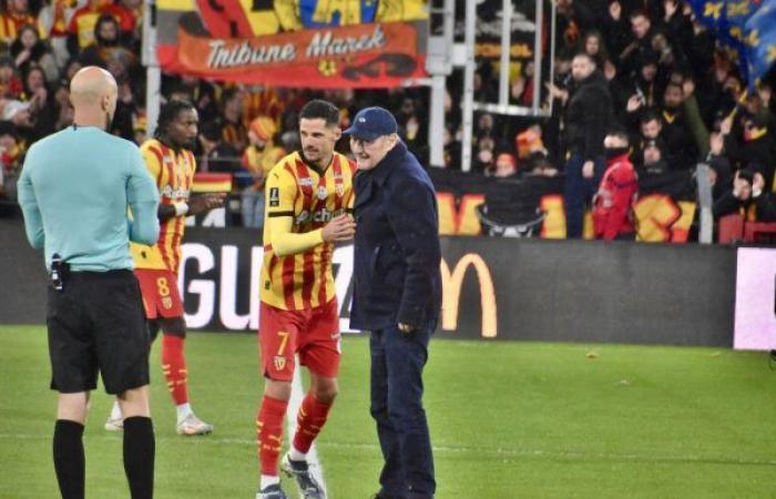 Ehrengarde, besondere Beflockung, Anstoß… RC Lens feierte Gervais Martel