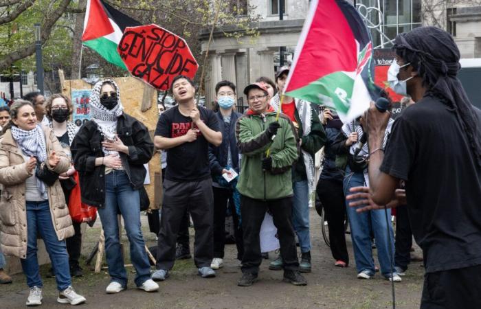 Pro-palästinensische Demonstration in Montreal: Demonstranten verbrennen ein Foto von Netanjahu