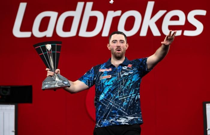 Luke Humphries übertrumpft Luke Littler erneut, als der Schiedsrichter beim Players Championship-Finale die Fans aufruft