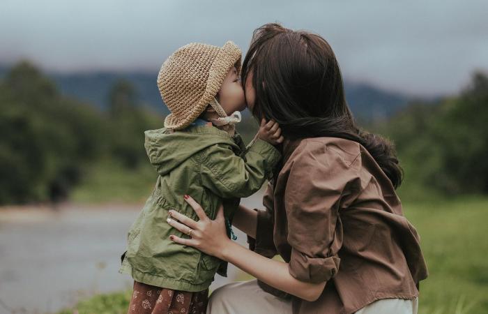 Wie gratuliere ich deiner Mutter zu den Feiertagen und was schenke ich?