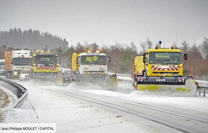 Wegen des Schnees blieben sie auf der Autobahn stecken und mussten die Maut bezahlen