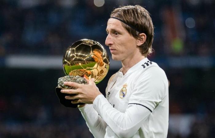 Ballon d’Or: unglaublich! Luka Modrić trennt sich von seiner Trophäe und schickt sie an… (Foto)