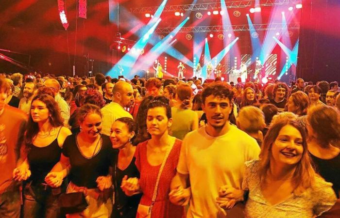 Yaouank: Mehr als 5.000 Tänzer beim größten Fest-Noz der Bretagne in Rennes