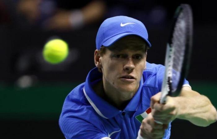 Davis Cup, Italien-Holland 1:0, Live-Übertragung des Finales: Sinner-Griekspoor 7-6, 5-2. Jannik für den Matchball nach dem Sieg von Berrettini Live