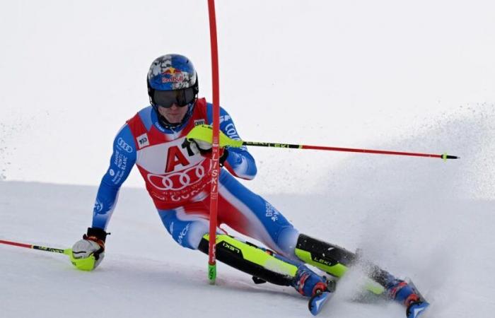 Clément Noël liegt im ersten Durchgang des Slaloms von Gurgl deutlich in Führung