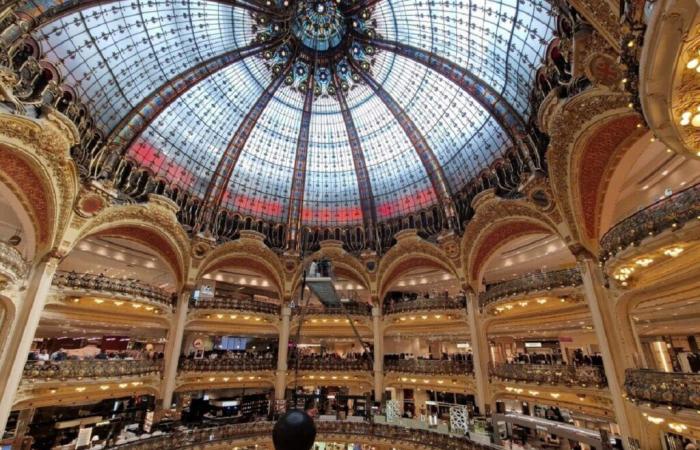 Krise, Zukunft … Wie geht es dem Haussmann-Laden in den Galeries Lafayette in Paris vor den Feiertagen?