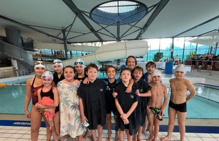 Junge Schwimmer von Marmande Natation glänzen in Bordeaux