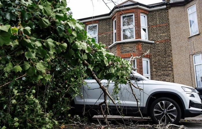 Sturm Bert setzt seine Schäden in Großbritannien fort